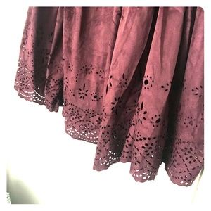 Beautiful suede swing skirt-27” waist-23” length